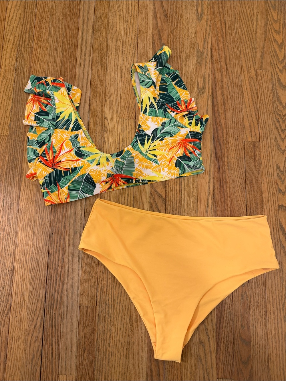 SHEIN Yellow Tropical Leaf Ruffle Bikini Set